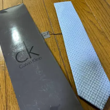 Calvin Klein 라이트 블루 넥타이 미사용