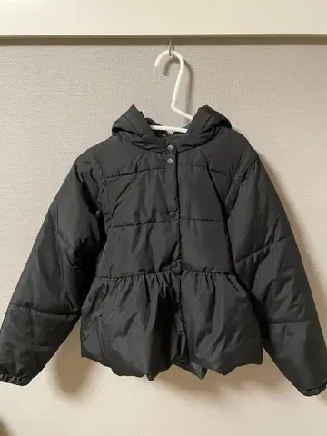 coca 블랙 M 후드 부착 다운 자켓