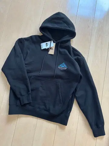 퀵실버 맨투맨 후드티 M 사이즈 미사용 새상품