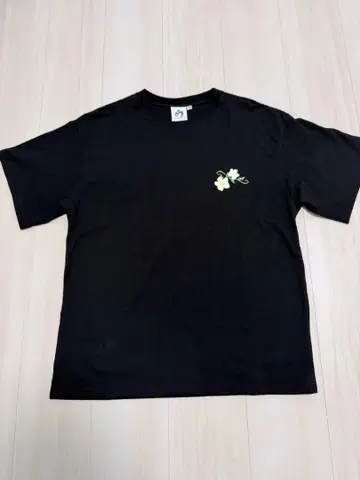 미세스 Mrs. GREEN APPLE Harmony 티셔츠 M