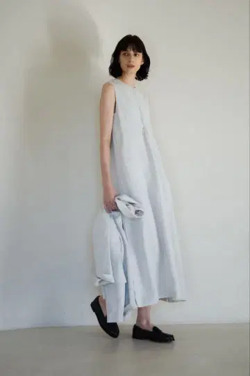 에부르 ebure 2025 ss 라이트 퓨어 린넨 원피스