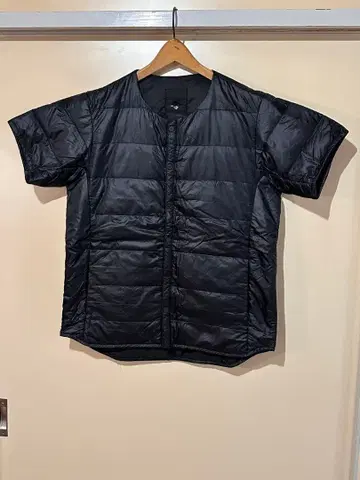 데상트 DESCENTE 올테라인 미즈사와 다운 반팔 블랙 이너다운