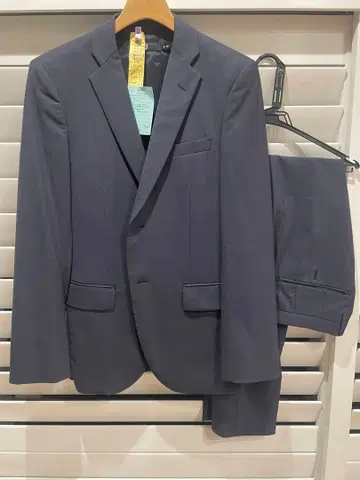 [ 인기 ] 유니클로 J 다크 그레이 비즈니스 정장 세트