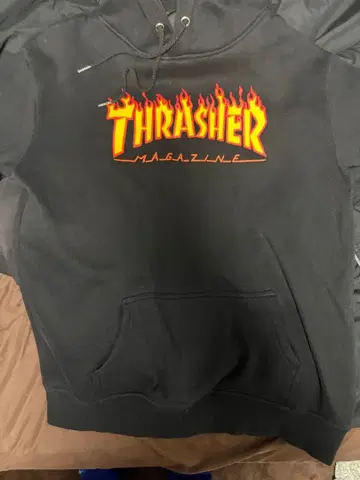 THRASHER 프레임 로고 후드티 블랙