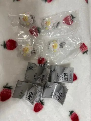 산리오 메지루시 액세서리 후와후와 스노우 포차코 4종