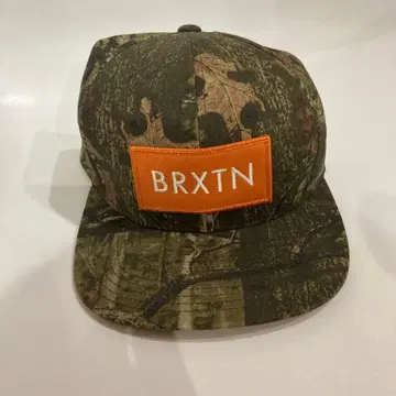 BRXTN 카모플라쥬 플랫 빌 캡