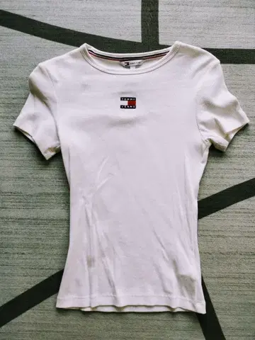 TOMMY JEANS 반팔 T셔츠 XS 화이트