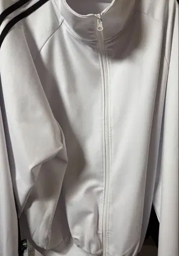LILL 트랙 자켓 화이트