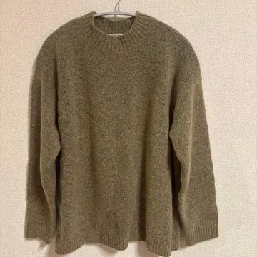 뉴요커 울 혼방 올리브 그린 니트 스웨터