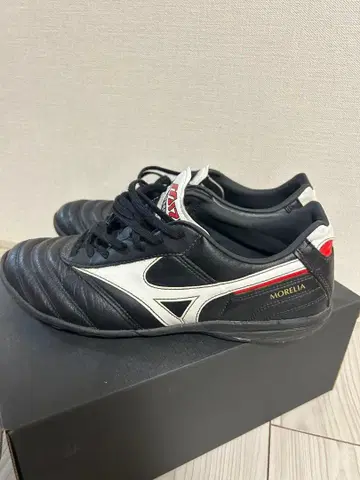 미즈노 모렐리아 축구화 블랙/화이트