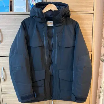 UNIQLO x 화이트 마운티니어링 하이브리드 다운 오버사이즈 파카