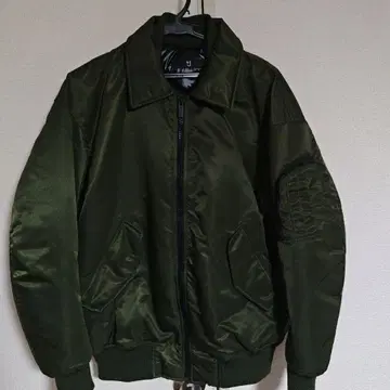 UNIQLO +J 다운 오버 사이즈 리브 블루종 S 사이즈 카키