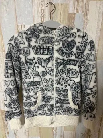 repipi Asmara의 복슬복슬 귀 달린 후드티