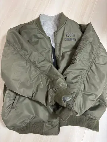 RODEO CROWNS MA-1 자켓 올리브