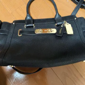 가죽 블랙 숄더백 2WAY