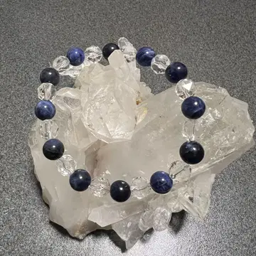 소다라이트 수정 의지 강화 결단력 직관력 정신 안정 수호석