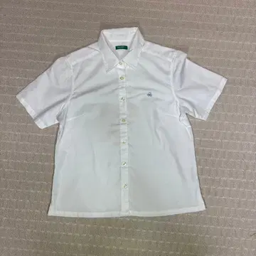 화이트 반팔 셔츠 파란 문어 자수