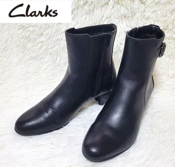 새상품급 클락스 숏부츠 사이드 지퍼 청키힐 23.5