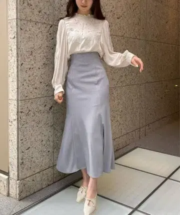 코코딜(COCO DEAL) 뒤 레이스업 하이웨스트 스커트