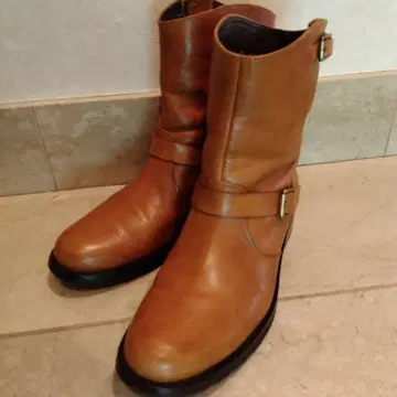 pura bianca 천연 가죽 숏부츠 버클 포함