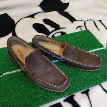 캐서린 햄넷 브라운 로퍼