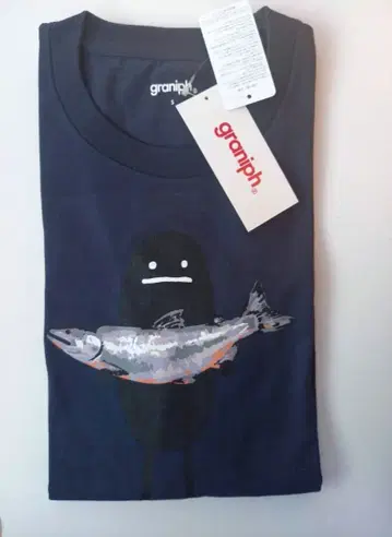그라니프 삿포로 한정판 섀도우 연어 T셔츠 S사이즈 네이비
