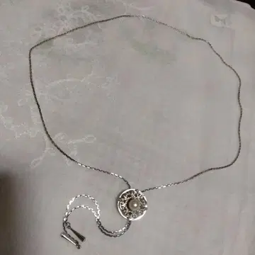 실버 펄 장식 롱 목걸이