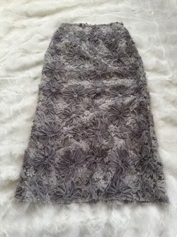 Mila Owen 꽃무늬 레이스 타이트 스커트 그레이