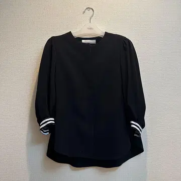 BORDERS at BALCONY 블랙 오부 소매 상의 36