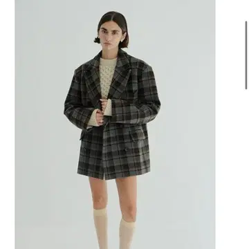 CLANE 오버 숄더 피크드 라펠 코트