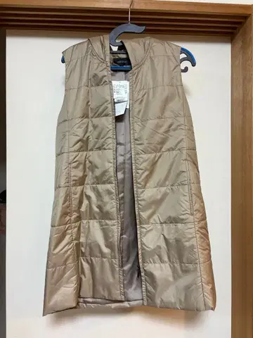 UNTITLED 후드 부착 베이지 다운 베스트 사이즈 2