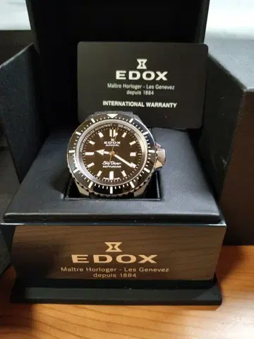 EDOX Sky Diver NEPTUIAN 자동 시계