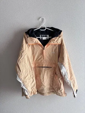 나일론 소재 아노락 후드티 베이지