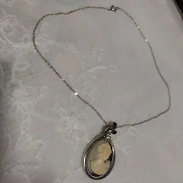 실버 카메오 목걸이