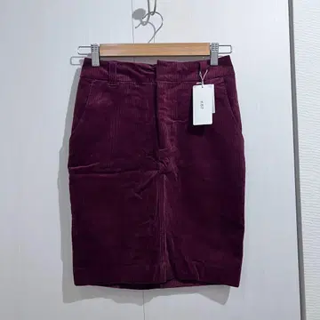 [미사용 새상품] 택 포함 KBF 코듀로이 타이트 스커트 가을 코디 포켓