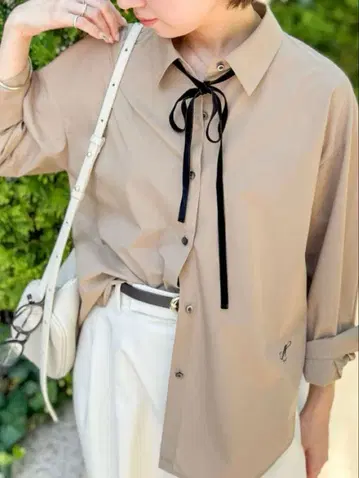 워셔블 리본 포함 셔츠