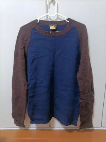 A.P.C. 크루넥 스웨터 네이비 x 브라운 사이즈 2 M