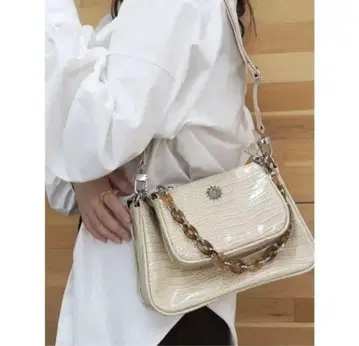 EVRIS 아이보리 크로커다일풍 숄더백