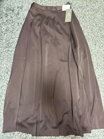 택 포함 새상품 나노 유니버스 턱 플리츠 맥시 스커트 38