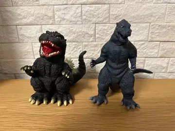 고질라 피규어