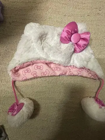 헬로키티 복슬복슬 모자 키티 모자 유니버셜