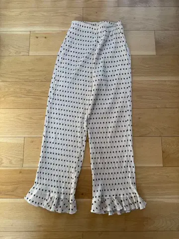 [ 새상품급 ] La-gemme 도트 무늬 플리츠 팬츠