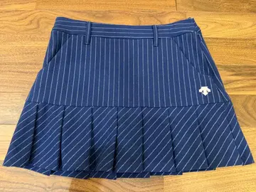 데상트 네이비 스트라이프 플리츠 스커트 사이즈 S