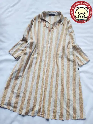 드럭 스토어즈 스트라이프 꽃무늬 자수 원피스