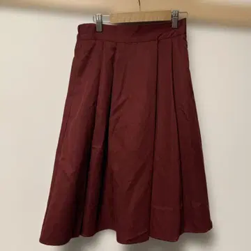 버건디 플리츠 스커트 무릎 기장