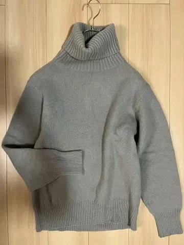 듀에뜨 클러스터 터틀 니트