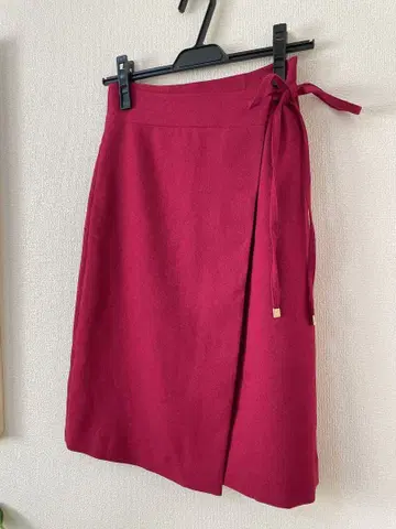 새상품급 S357 긴자점 구매 마젠타 사이드 리본 타이트 랩 스커트 5호