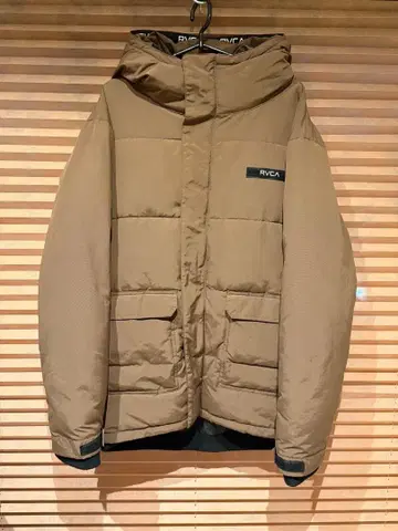 RVCA 브라운 다운 자켓 후드 부착