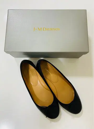 J&M DAVIDSON 블랙 플랫슈즈