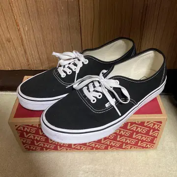 VANS 블랙 스니커즈